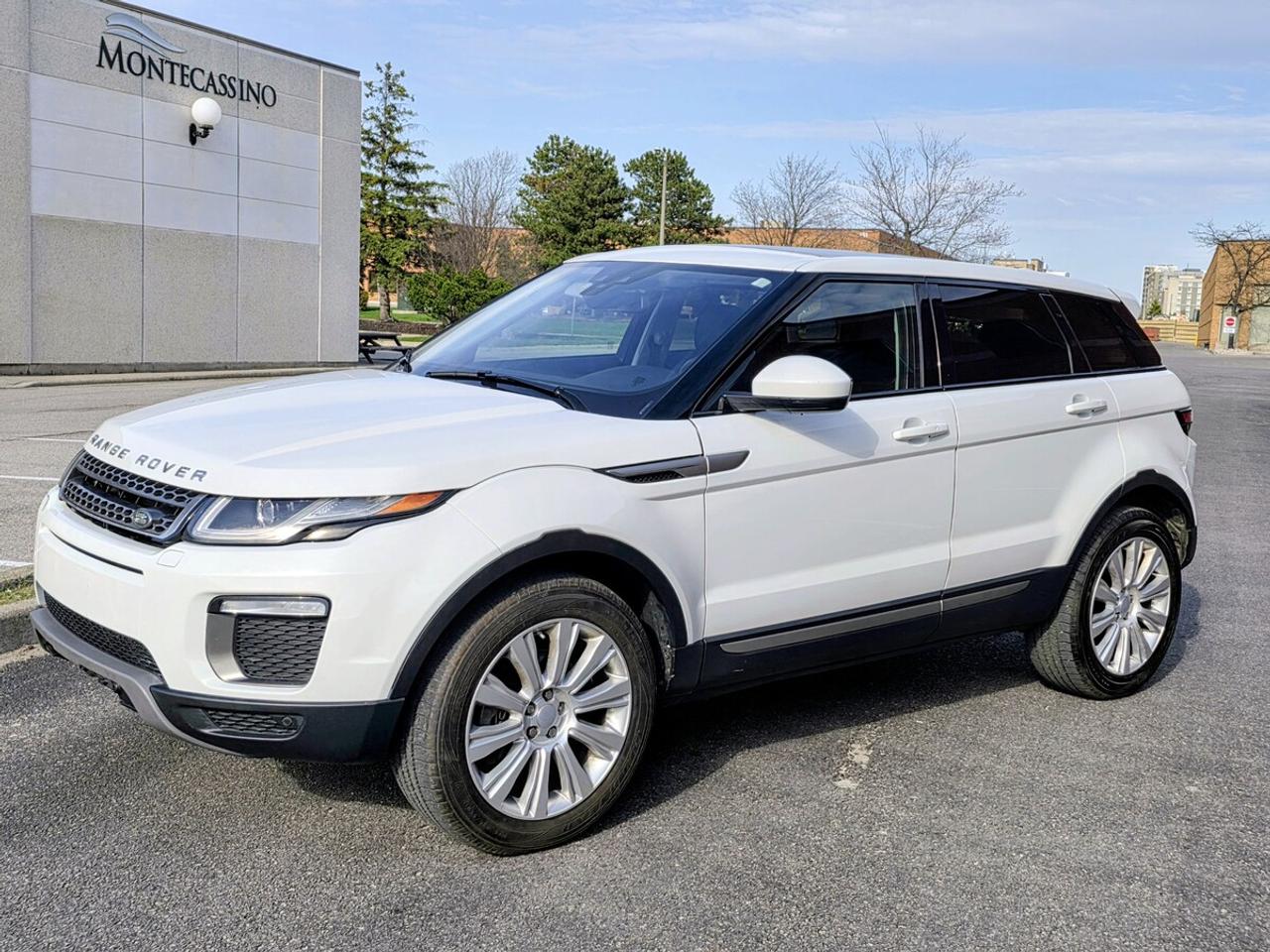 2017 Land Rover Range Rover Evoque SE Photo