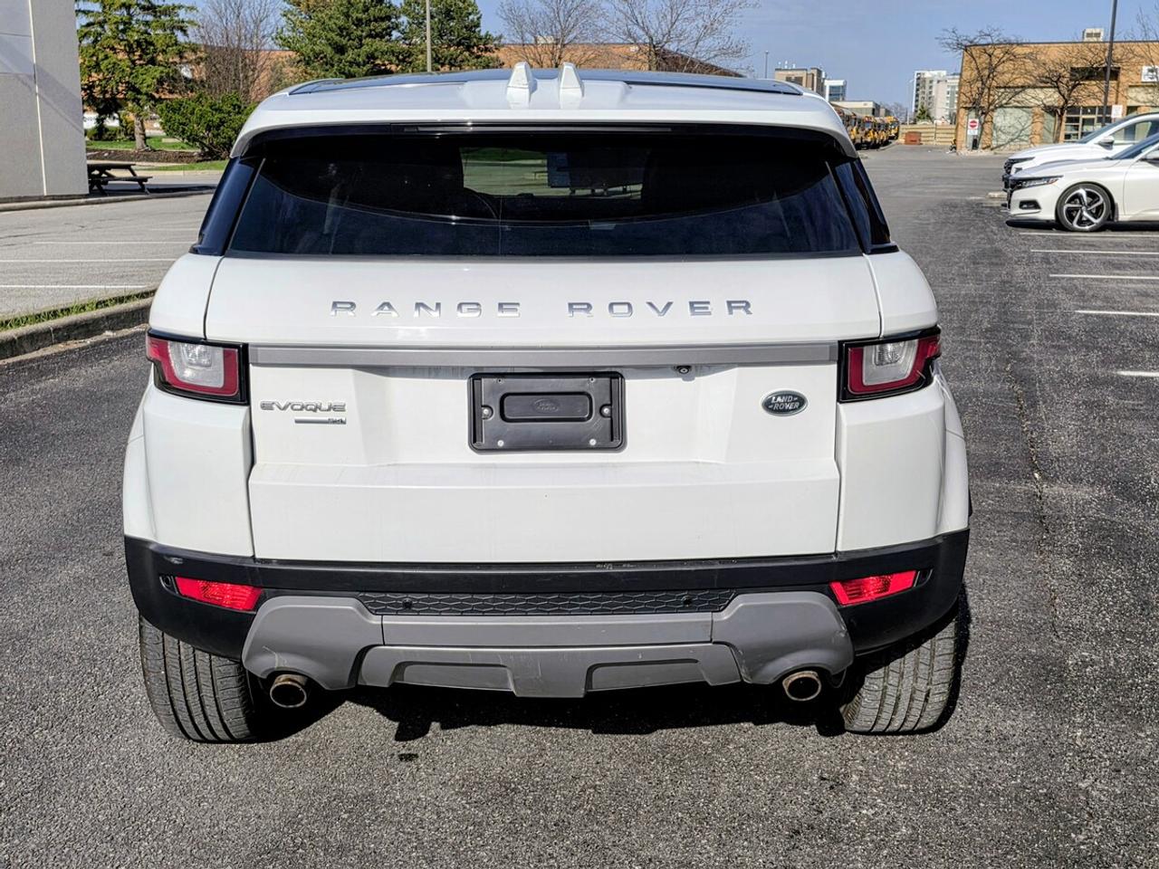 2017 Land Rover Range Rover Evoque SE Photo