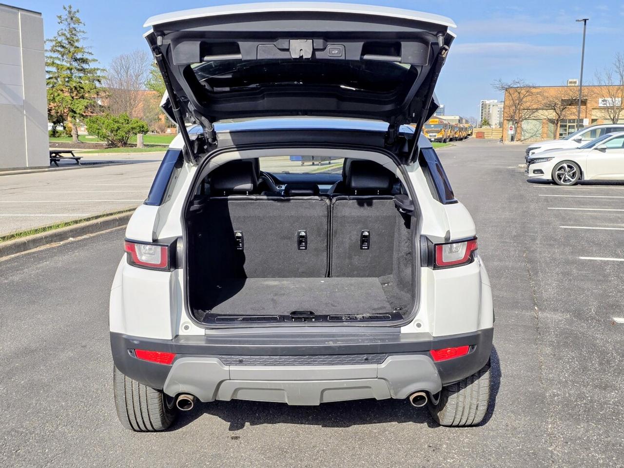 2017 Land Rover Range Rover Evoque SE Photo