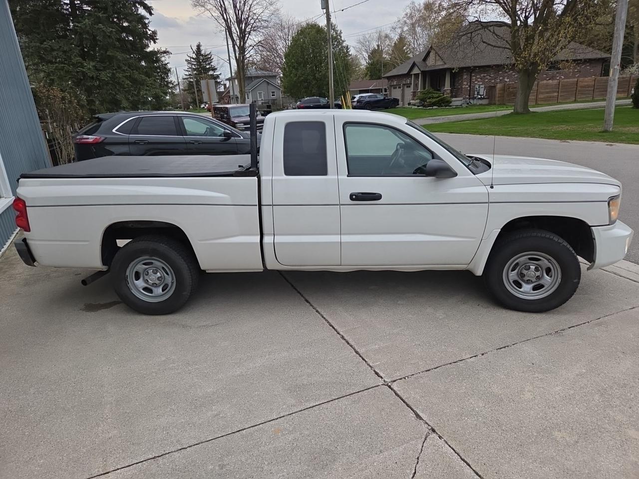 2009 Dodge Dakota ST Photo