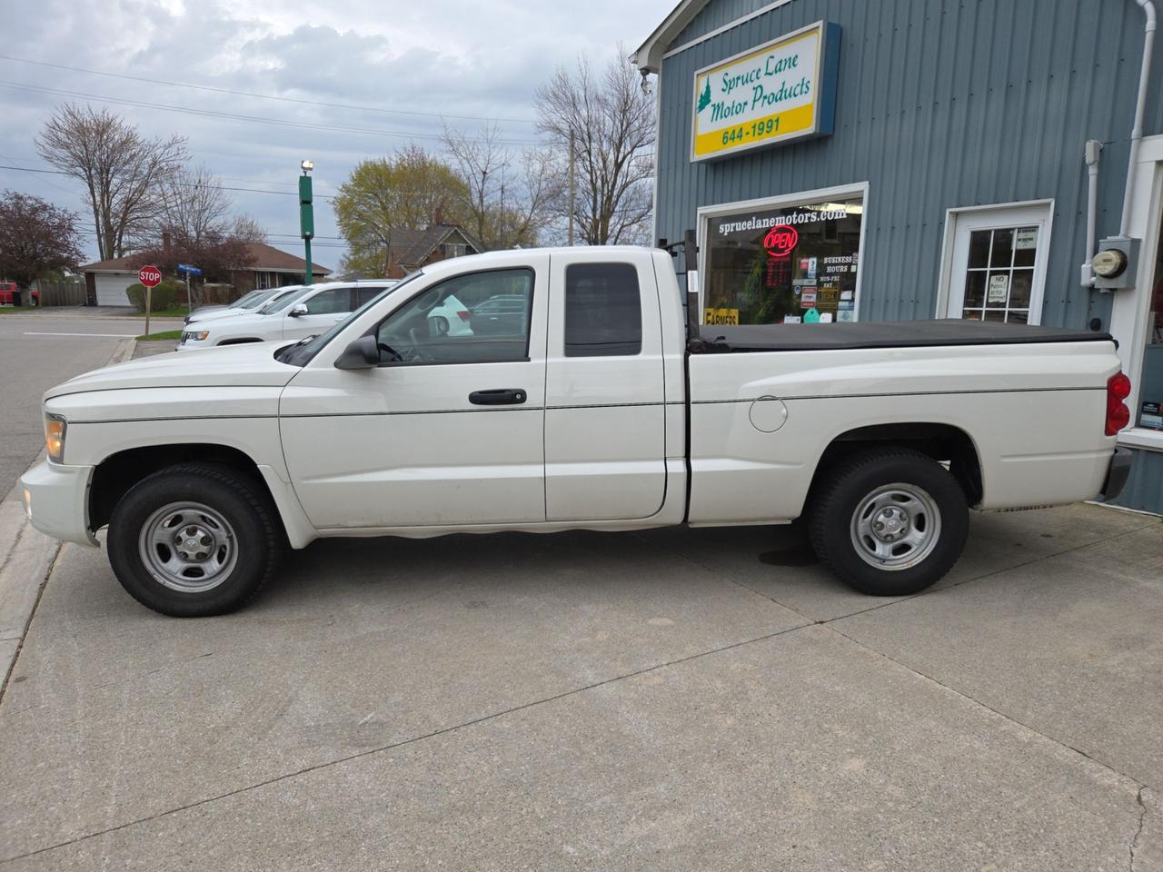 2009 Dodge Dakota ST Photo