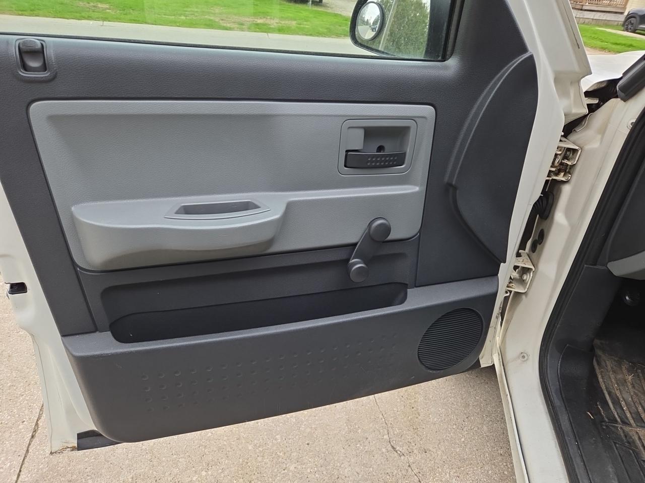 2009 Dodge Dakota ST Photo