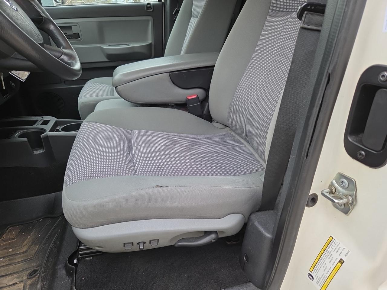 2009 Dodge Dakota ST Photo
