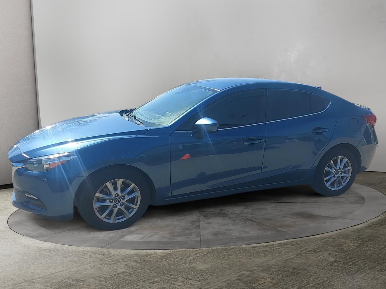 2018 Mazda MAZDA3 GS Photo