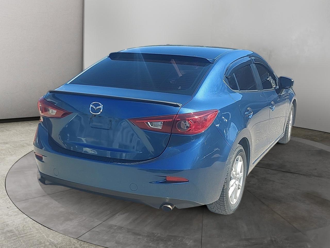 2018 Mazda MAZDA3 GS Photo