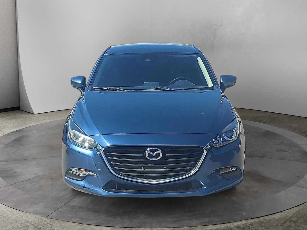 2018 Mazda MAZDA3 GS Photo