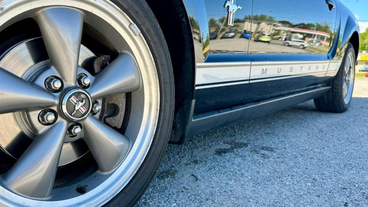 2006 Ford Mustang * NO ACCIDENTS " Photo