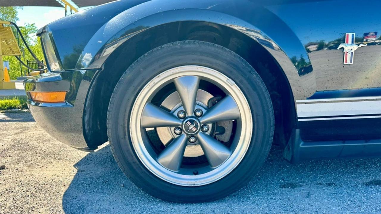 2006 Ford Mustang * NO ACCIDENTS " Photo