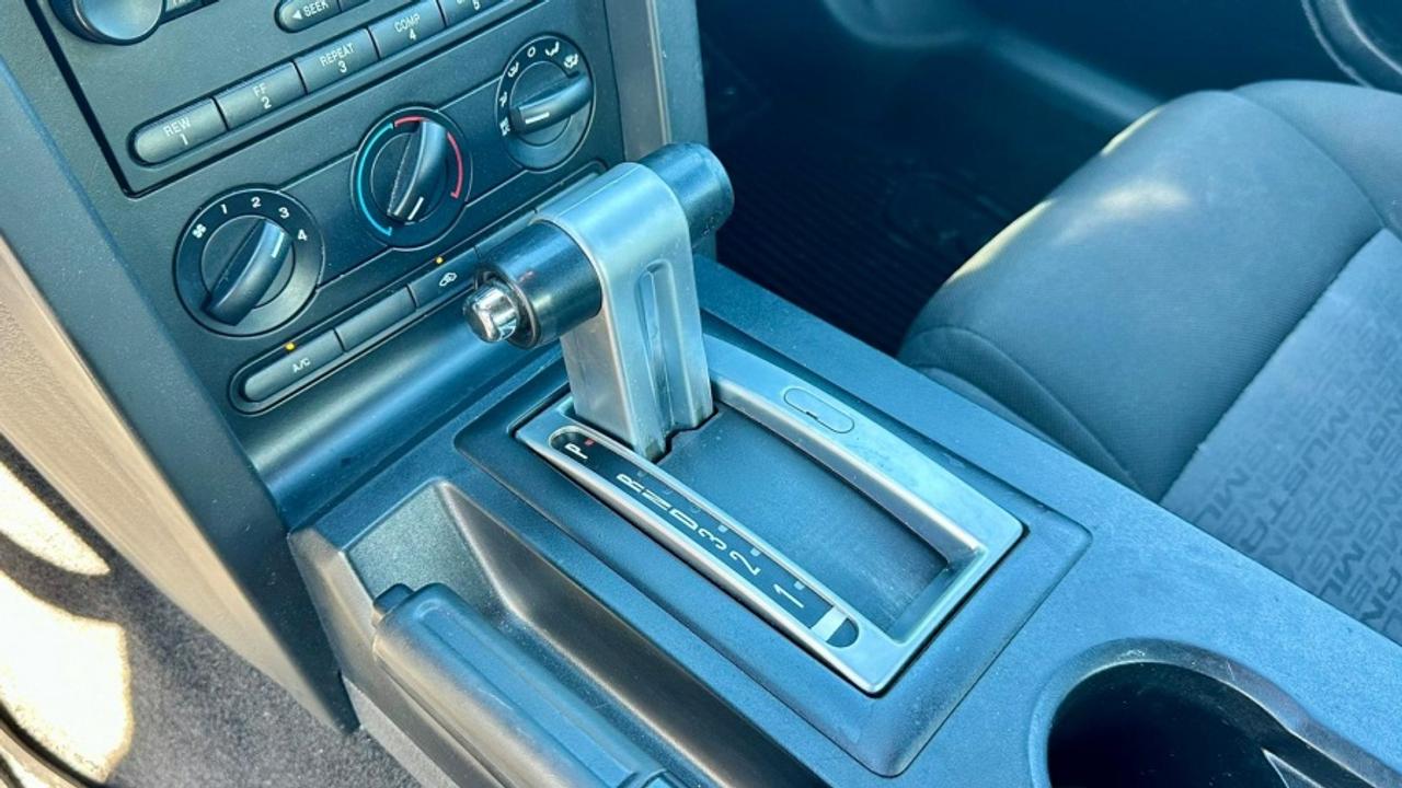 2006 Ford Mustang * NO ACCIDENTS " Photo