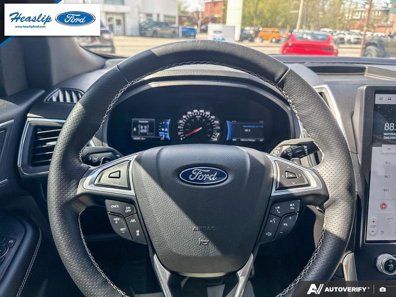 2024 Ford Edge ST Photo