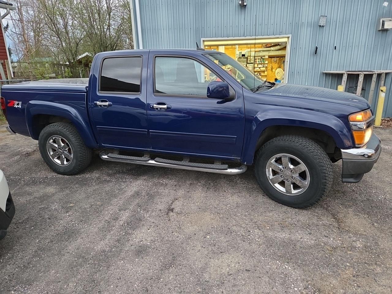 2012 Chevrolet Colorado LT  Z71 Photo2