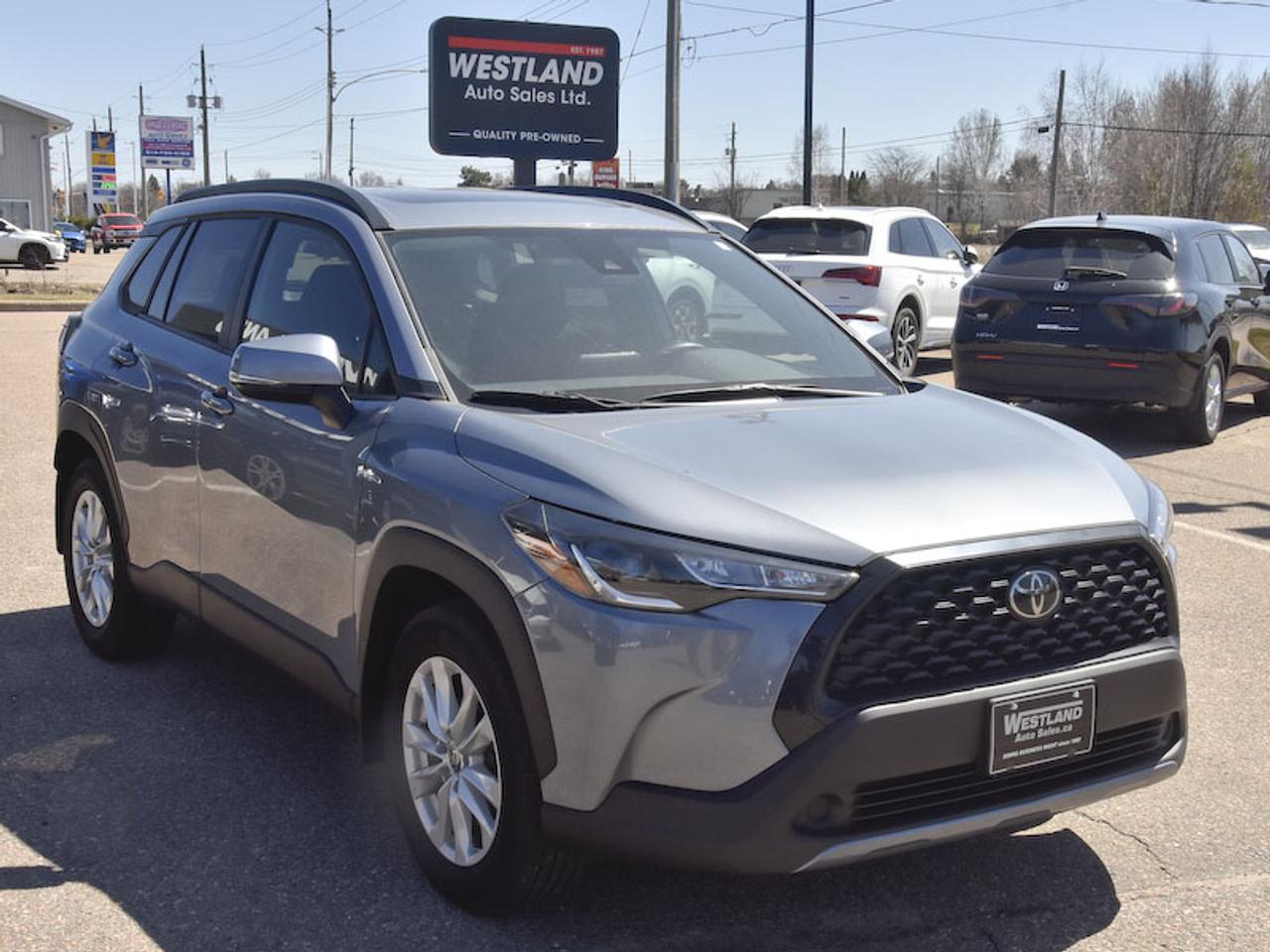 2022 Toyota Corolla Cross LE Photo