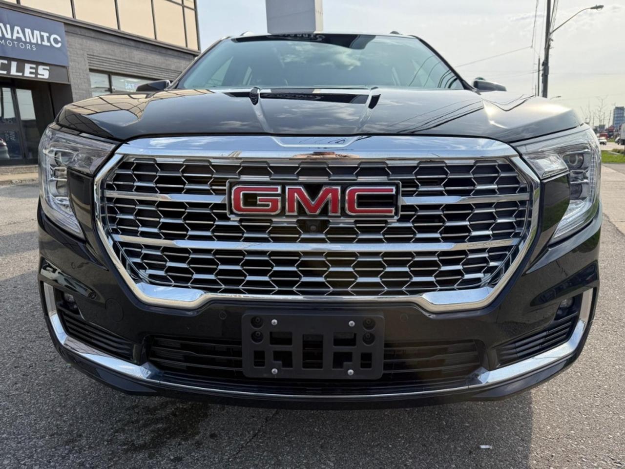 2023 GMC Terrain DENALI/ AWD/ HUD/ LEATHER/ PANO SUNROOF/ NAVI - Photo #3