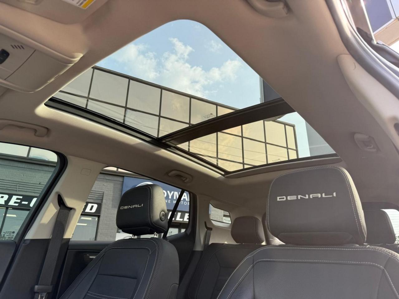 2023 GMC Terrain DENALI/ AWD/ HUD/ LEATHER/ PANO SUNROOF/ NAVI - Photo #10