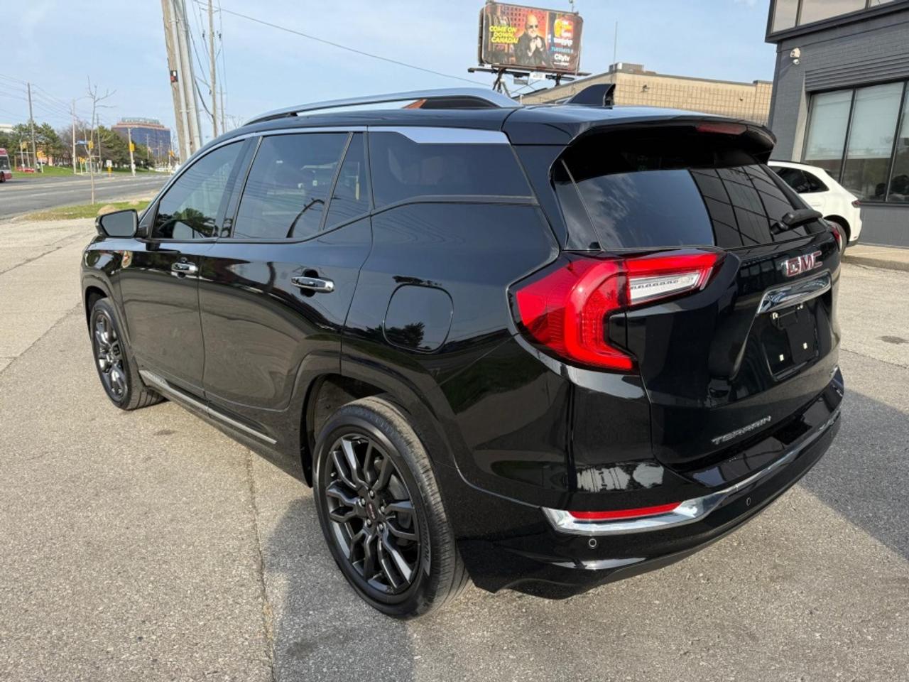 2023 GMC Terrain DENALI/ AWD/ HUD/ LEATHER/ PANO SUNROOF/ NAVI Photo