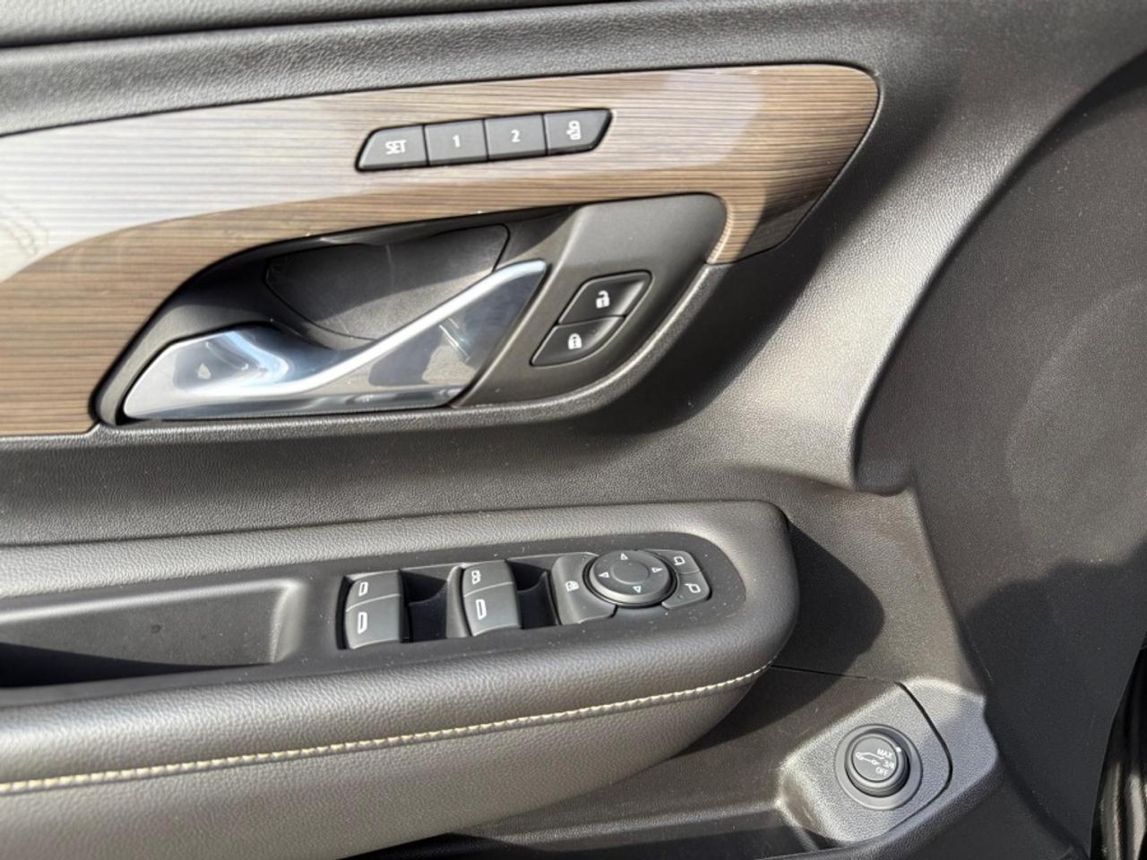 2023 GMC Terrain DENALI/ AWD/ HUD/ LEATHER/ PANO SUNROOF/ NAVI Photo