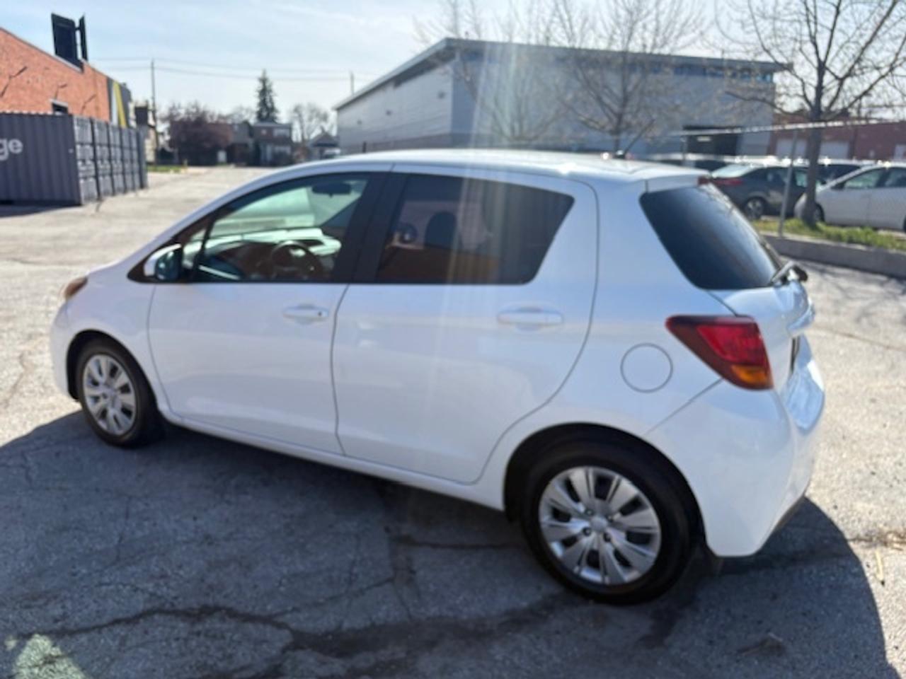 2015 Toyota Yaris LE HB **1 OWNER-ONLY 72,000KM-CERTIFIED** Photo2