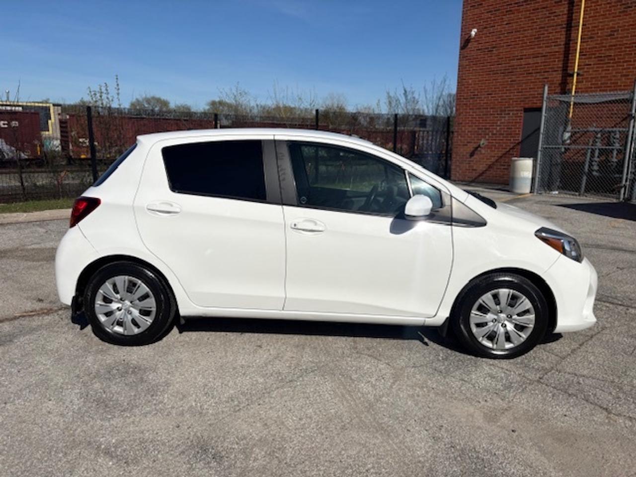 2015 Toyota Yaris LE HB **1 OWNER-ONLY 72,000KM-CERTIFIED** Photo