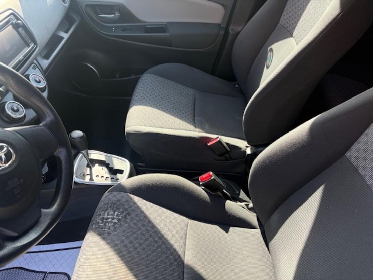 2015 Toyota Yaris LE HB **1 OWNER-ONLY 72,000KM-CERTIFIED** Photo