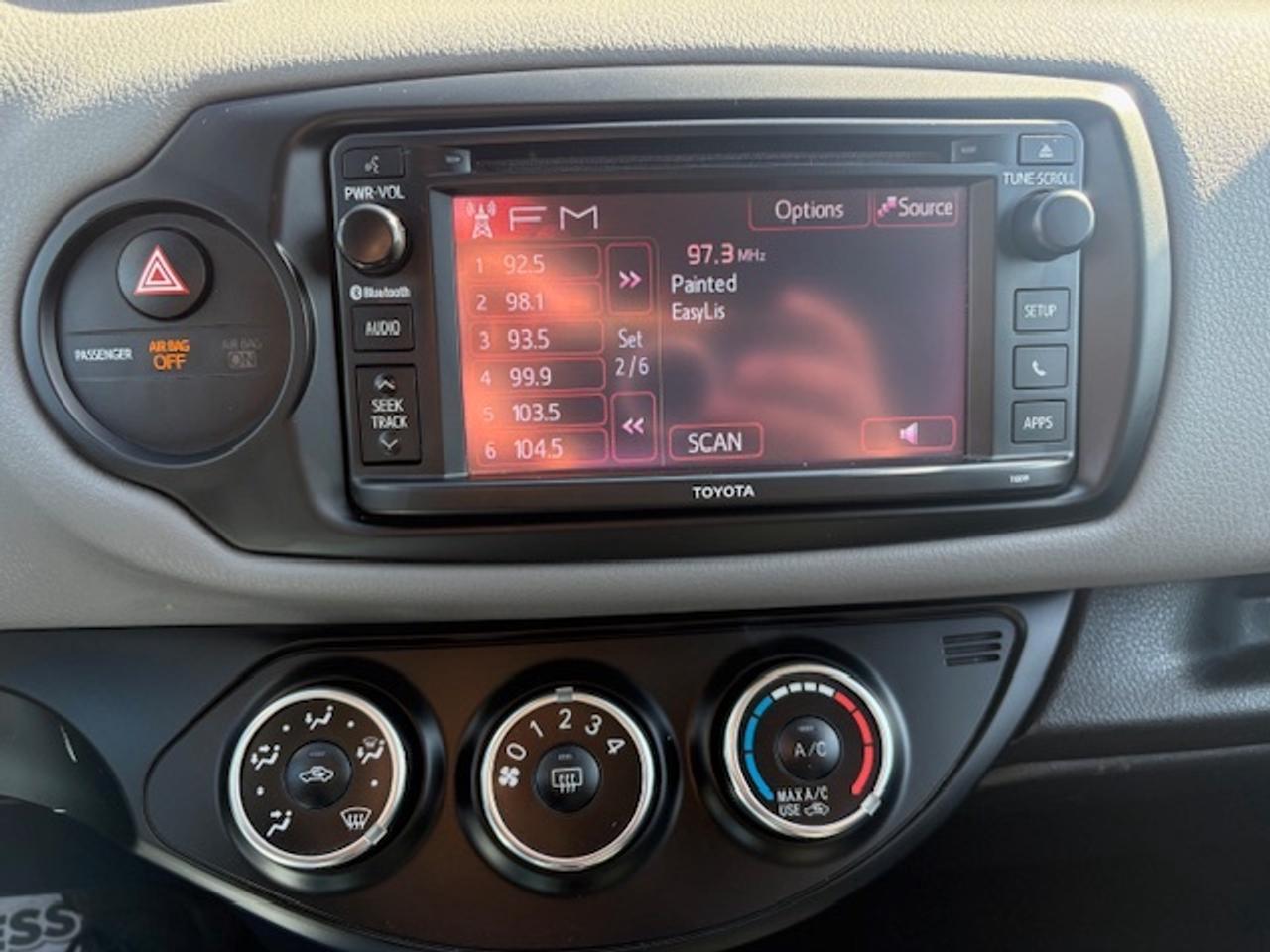 2015 Toyota Yaris LE HB **1 OWNER-ONLY 72,000KM-CERTIFIED** Photo