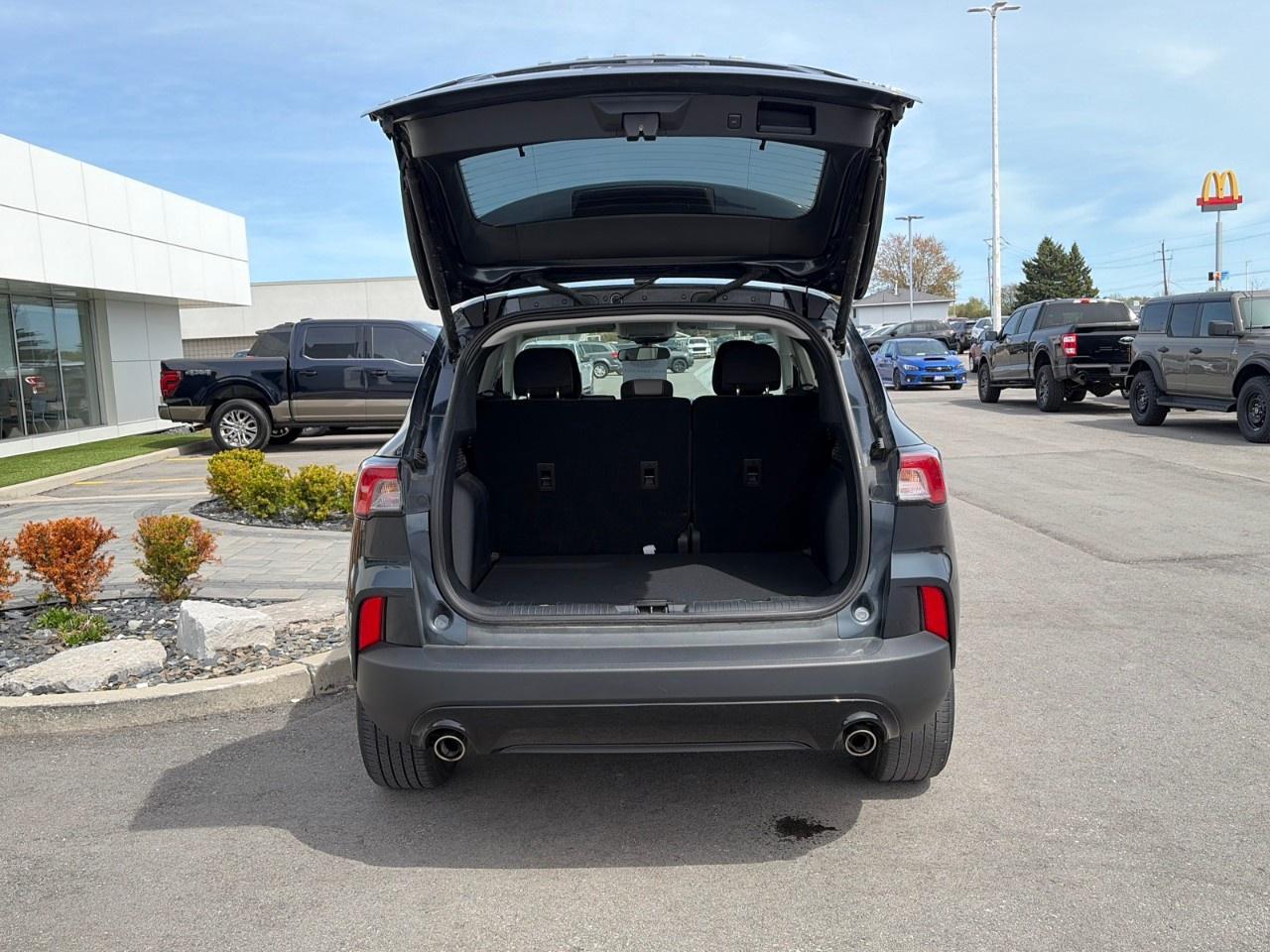 2022 Ford Escape SE AWD Photo