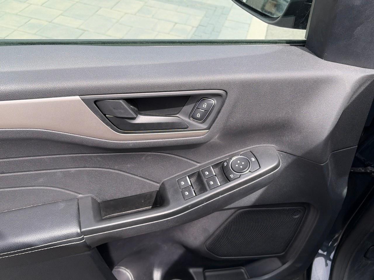 2022 Ford Escape SE AWD Photo