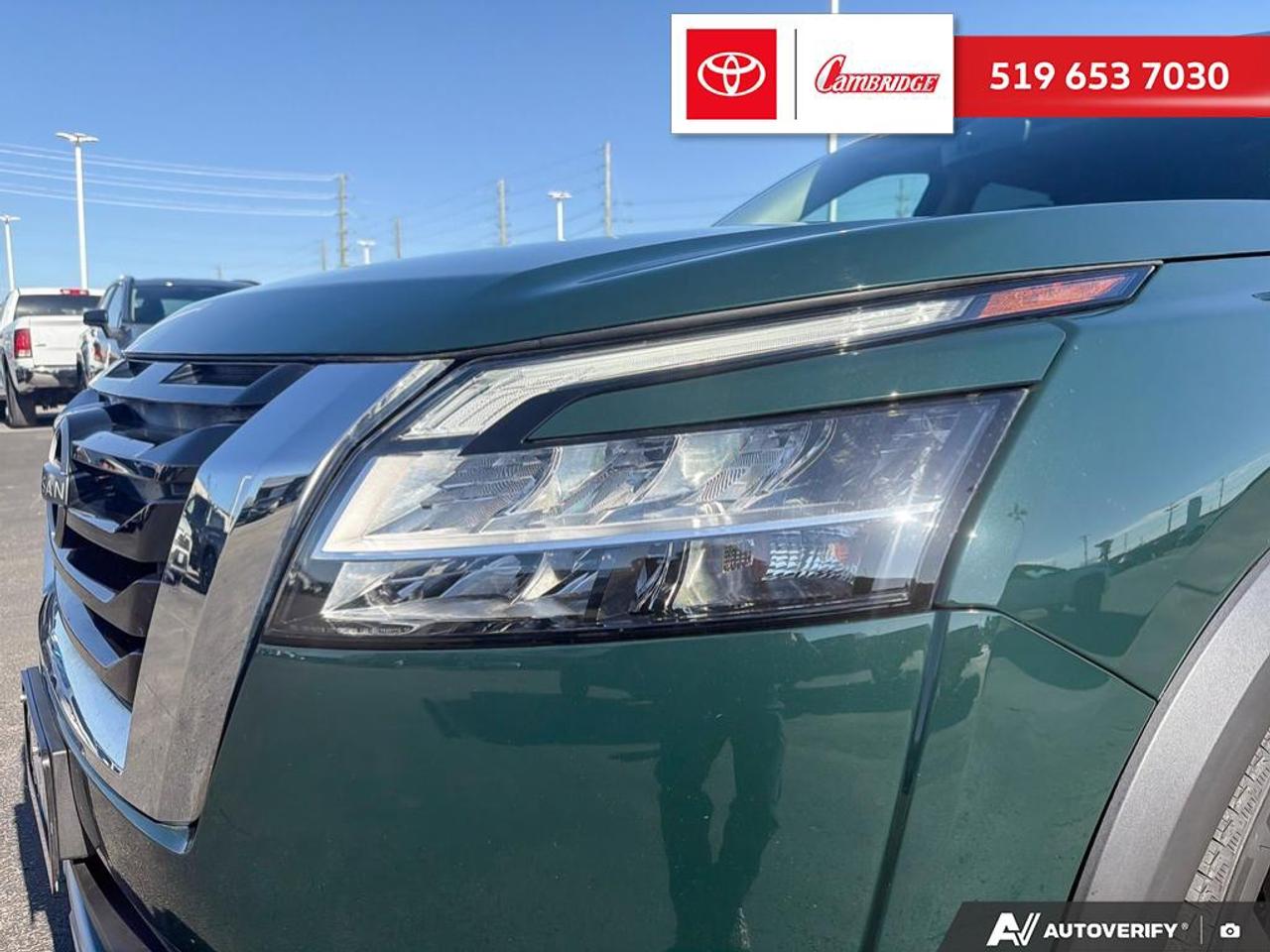 2023 Nissan Pathfinder SL Photo