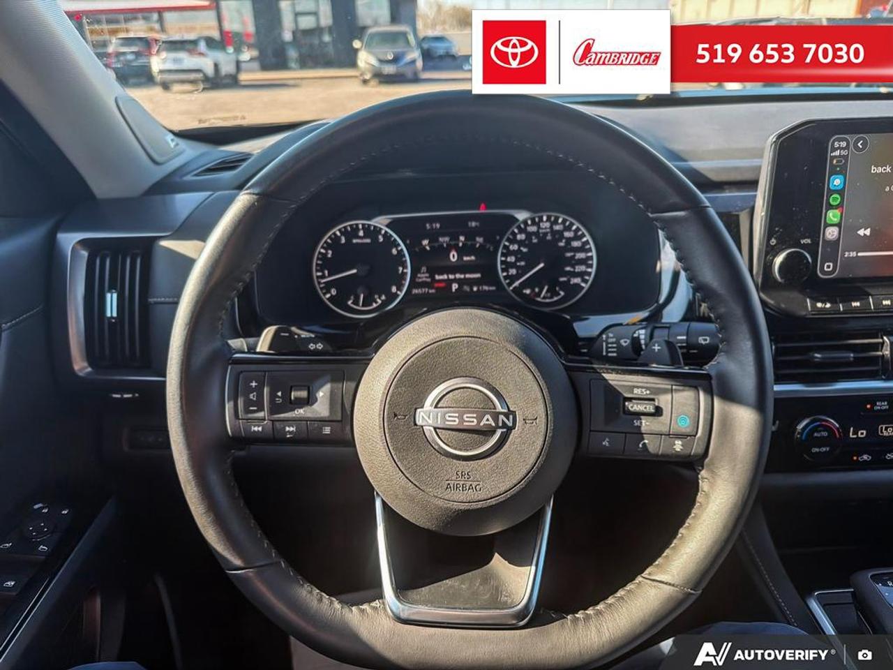 2023 Nissan Pathfinder SL Photo