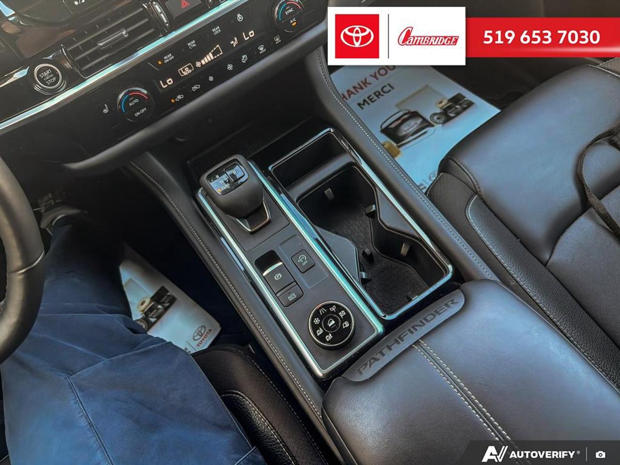 2023 Nissan Pathfinder SL Photo