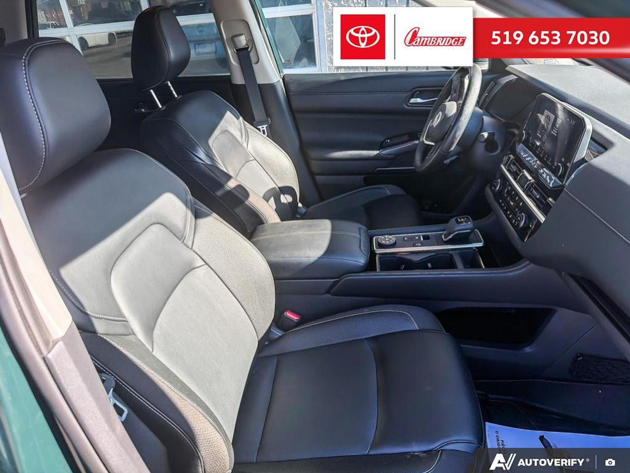 2023 Nissan Pathfinder SL Photo