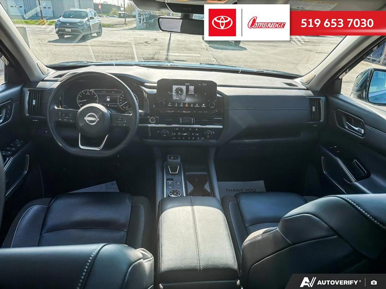 2023 Nissan Pathfinder SL Photo