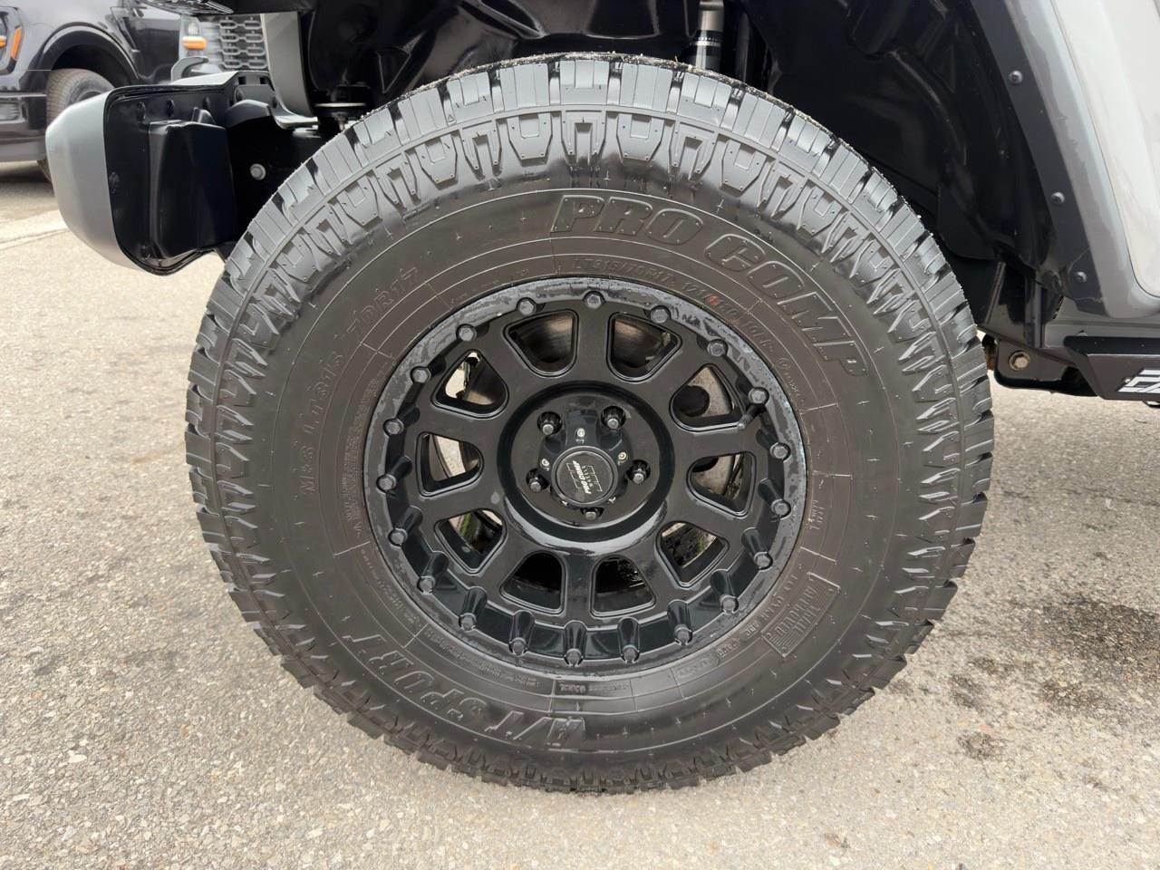 2020 Jeep Wrangler Unlimited Sahara ALTITUDE PK| LTHR|COLD WTHR GRP|NAV/SND GRP|LED GR Photo