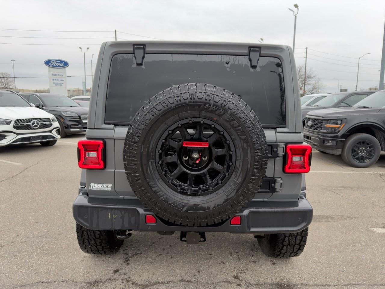 2020 Jeep Wrangler Unlimited Sahara ALTITUDE PK| LTHR|COLD WTHR GRP|NAV/SND GRP|LED GR Photo