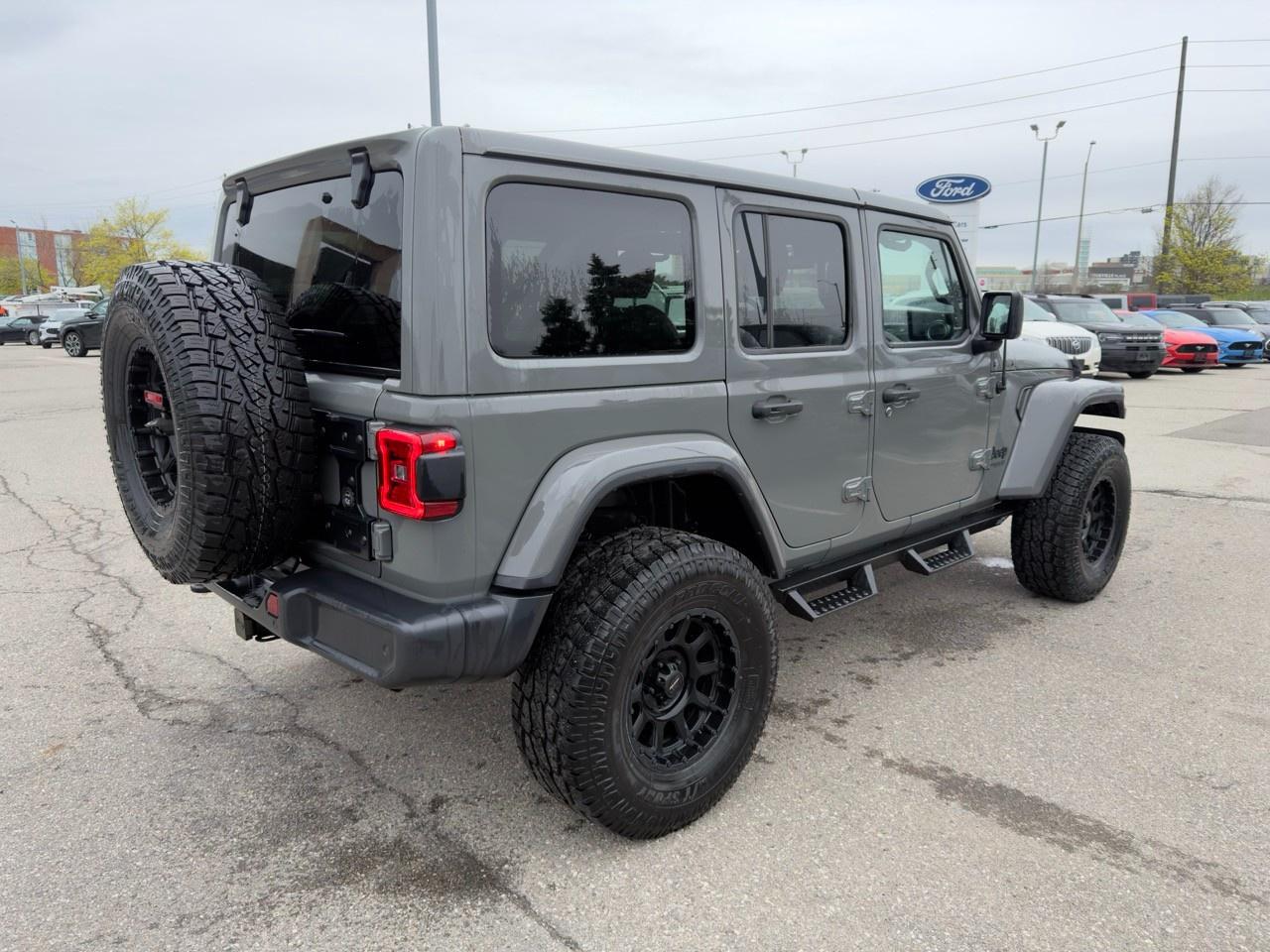 2020 Jeep Wrangler Unlimited Sahara ALTITUDE PK| LTHR|COLD WTHR GRP|NAV/SND GRP|LED GR Photo