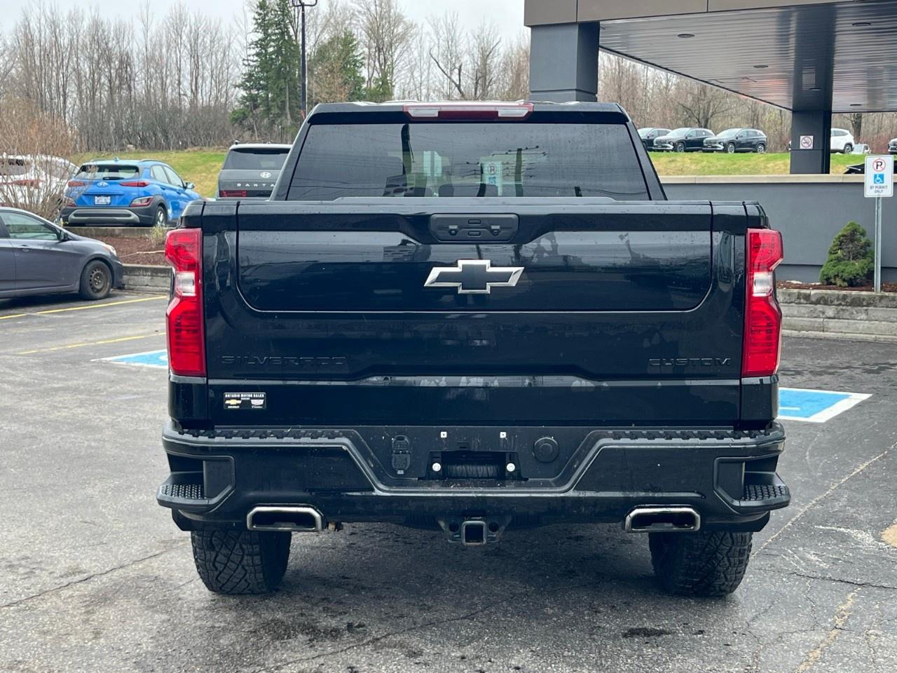 2024 Chevrolet Silverado 1500 Crew Cab Short Box 4-Wheel Drive Custom Trail Boss Photo4