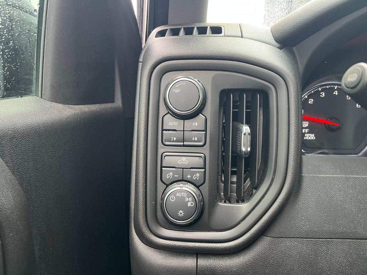 2024 Chevrolet Silverado 1500 Crew Cab Short Box 4-Wheel Drive Custom Trail Boss Photo