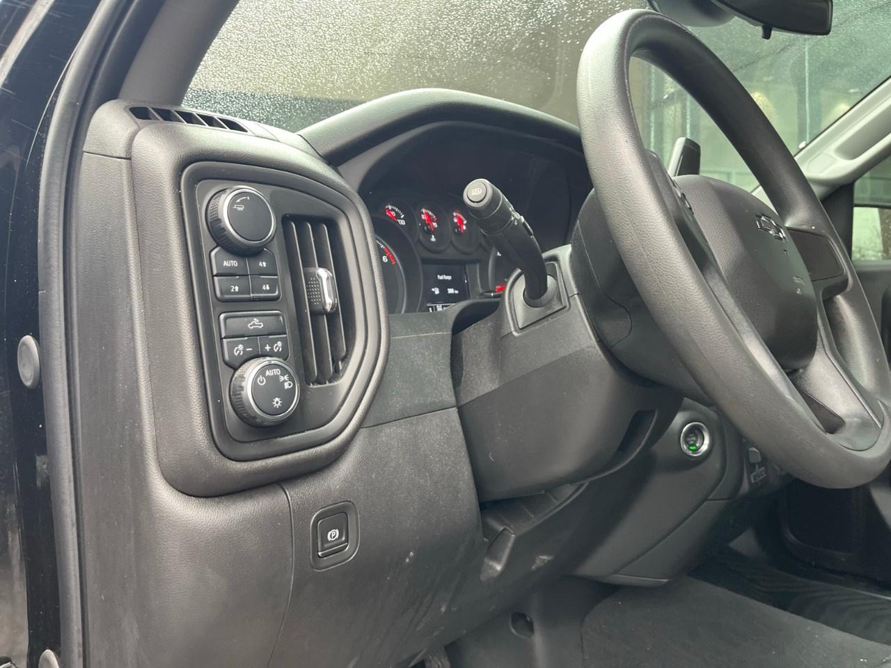 2024 Chevrolet Silverado 1500 Crew Cab Short Box 4-Wheel Drive Custom Trail Boss Photo