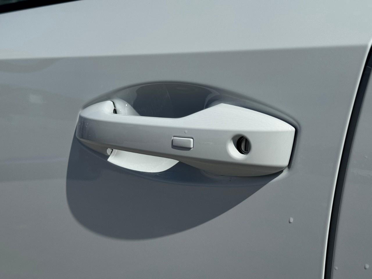 2026 Nissan Kicks SV FWD Photo