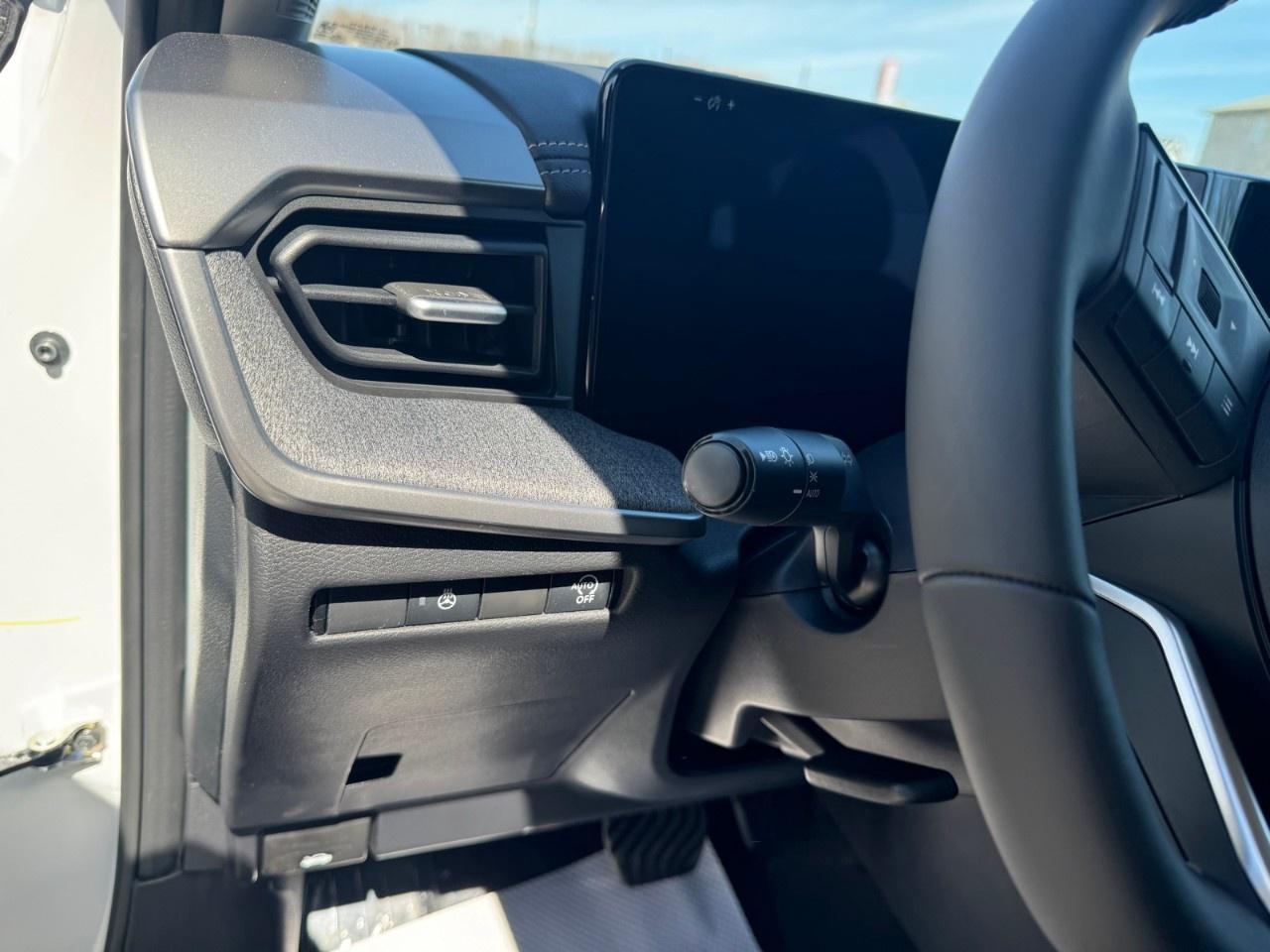 2026 Nissan Kicks SV FWD Photo