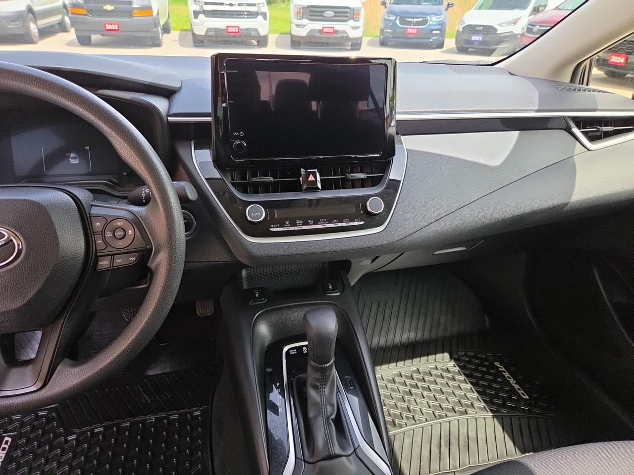 2024 Toyota Corolla Hybrid LE Photo