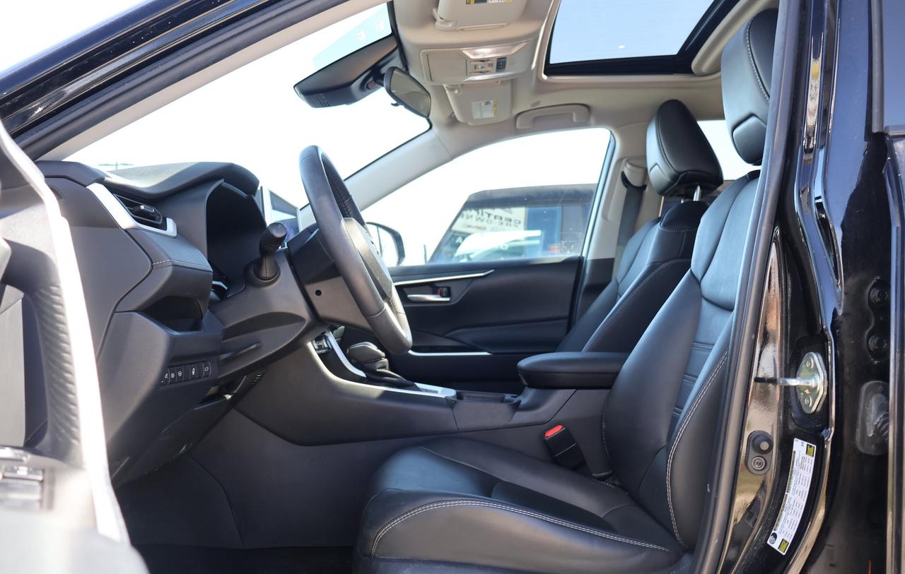 2023 Toyota RAV4 XLE | | Sunroof | Photo