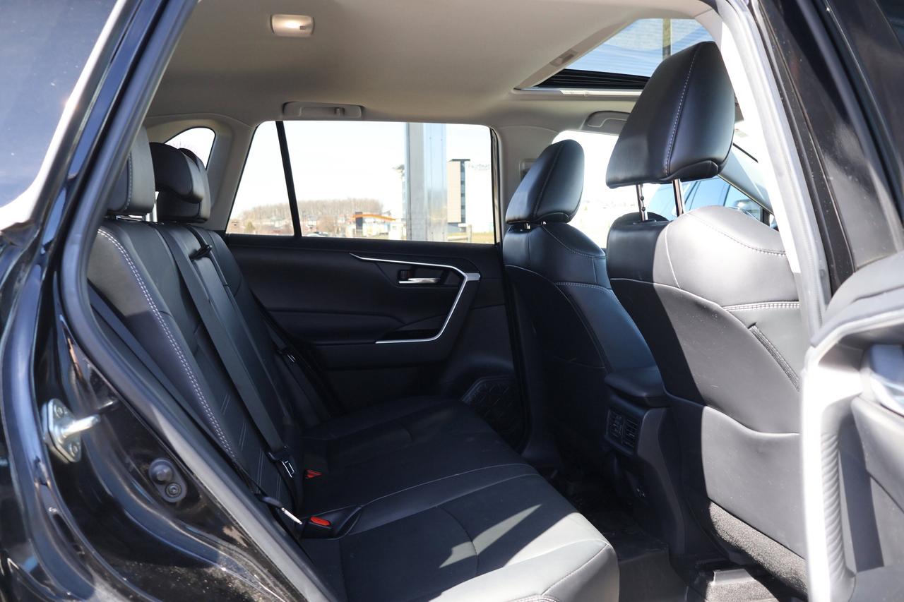 2023 Toyota RAV4 XLE | | Sunroof | Photo