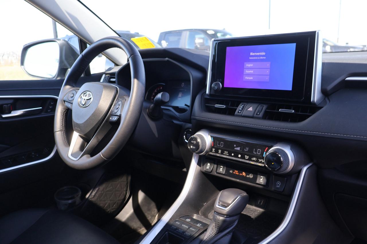 2023 Toyota RAV4 XLE | | Sunroof | Photo
