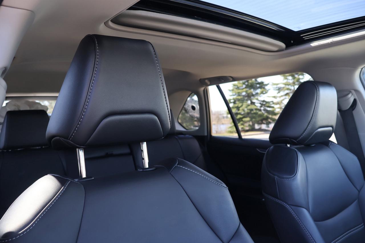 2023 Toyota RAV4 XLE | | Sunroof | Photo