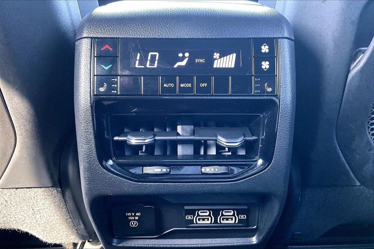 2024 Jeep Grand Cherokee L Limited | 6Seat | HeatedLeather | SafetyTech | 4x4 Photo