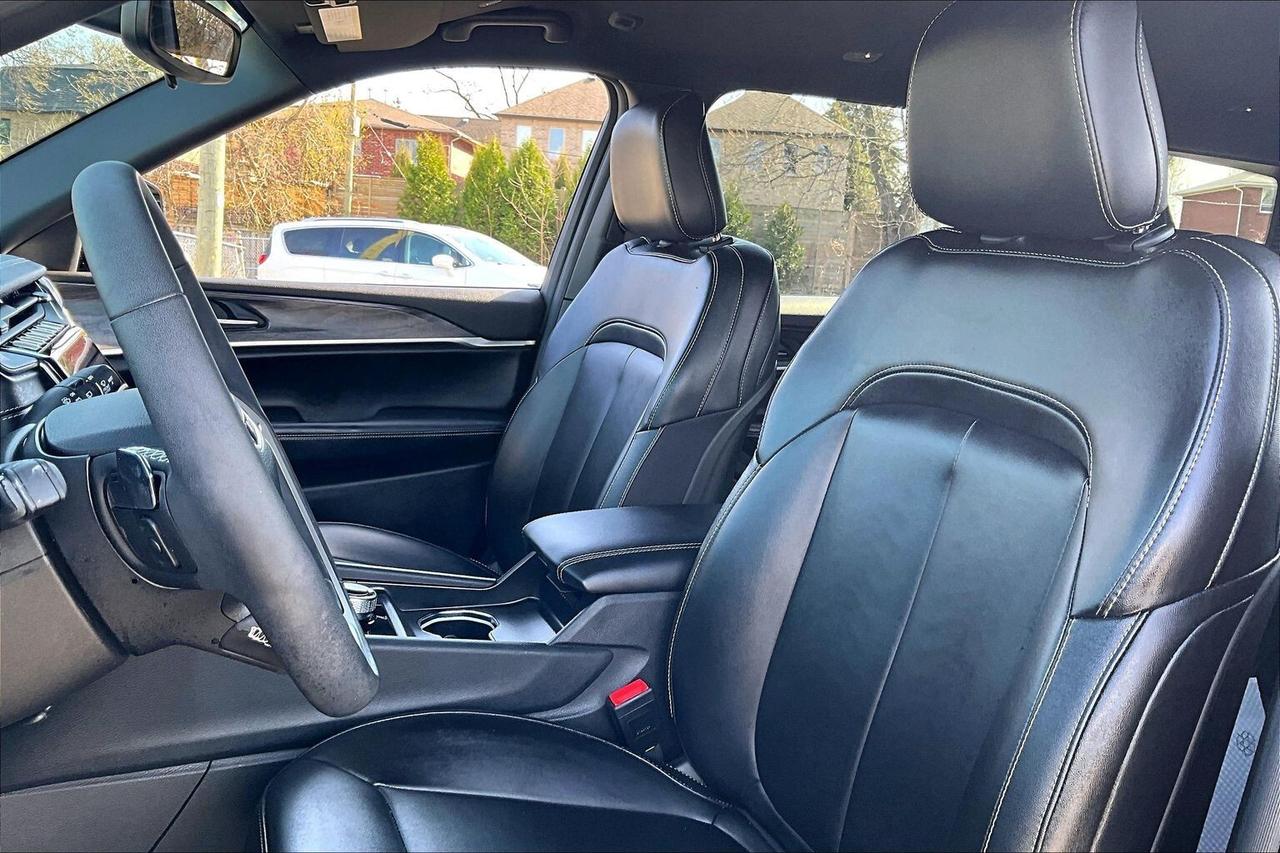 2024 Jeep Grand Cherokee L Limited | 6Seat | HeatedLeather | SafetyTech | 4x4 Photo