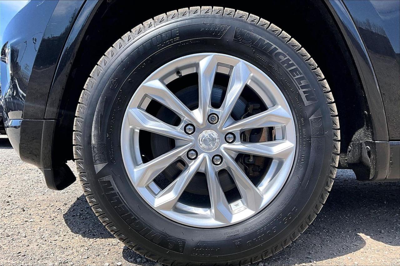 2014 Jeep Grand Cherokee Overland V8 | 2Sets Wheels | AS IS | 4X4 Photo