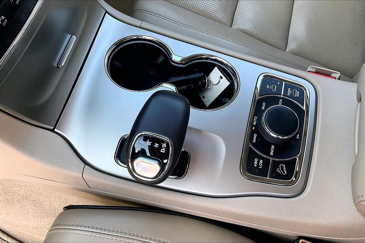 2014 Jeep Grand Cherokee Overland V8 | 2Sets Wheels | AS IS | 4X4 Photo