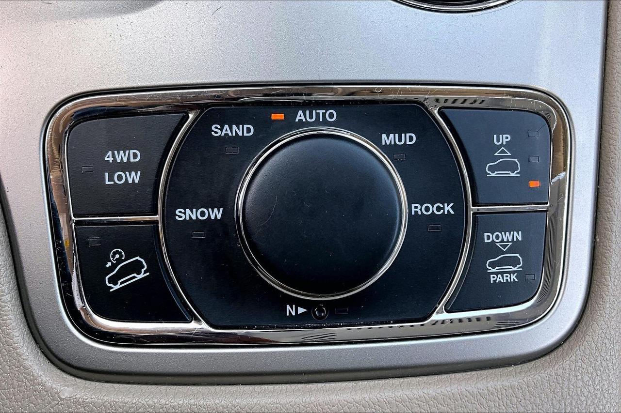 2014 Jeep Grand Cherokee Overland V8 | 2Sets Wheels | AS IS | 4X4 Photo