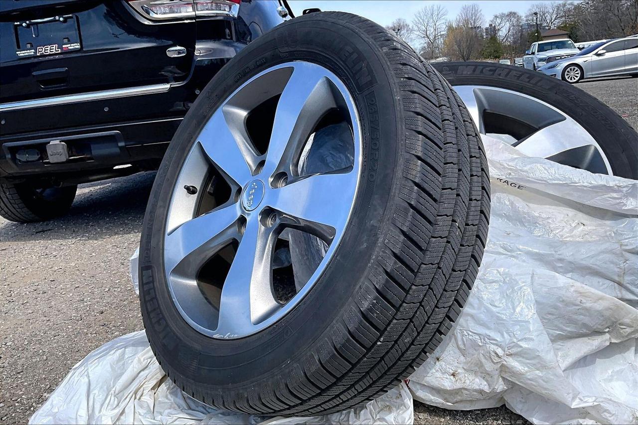 2014 Jeep Grand Cherokee Overland V8 | 2Sets Wheels | AS IS | 4X4 Photo